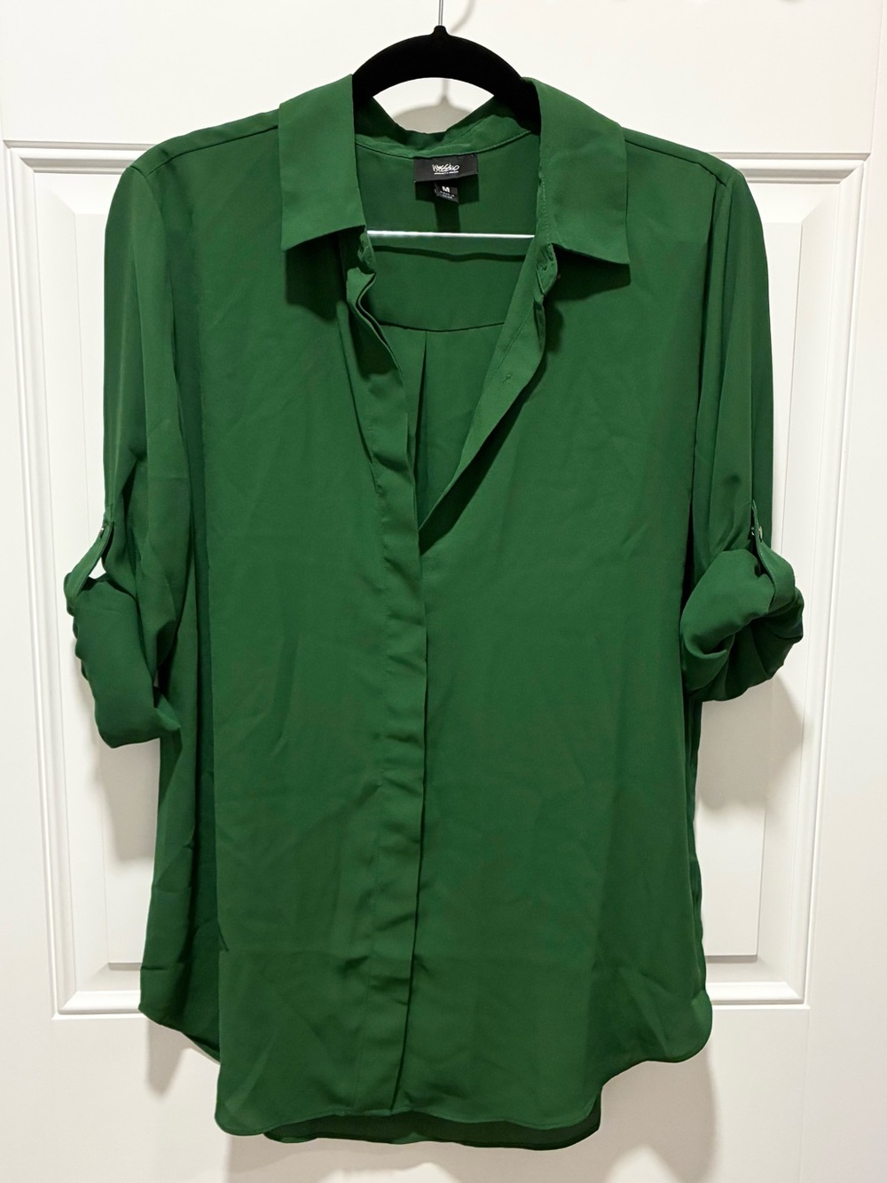 Mossimo Emerald Green Roll-Tab Button-Down Crepe Blouse - Size: M
